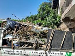 Best Garage Cleanout  in Verandah, FL